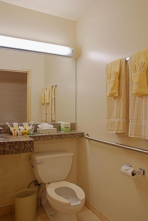 Brooklyn Motor Inn image 12