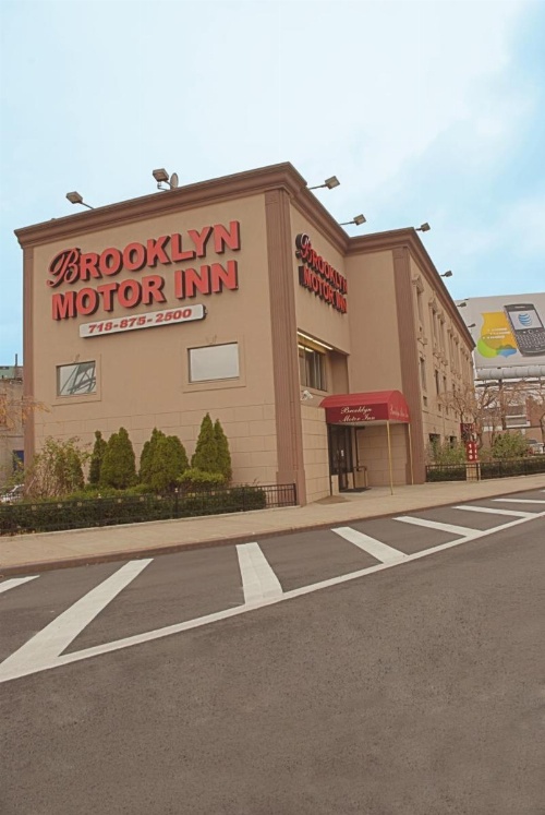 Brooklyn Motor Inn image 7